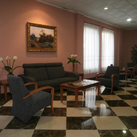 Ξενοδοχείο Isabel 2*